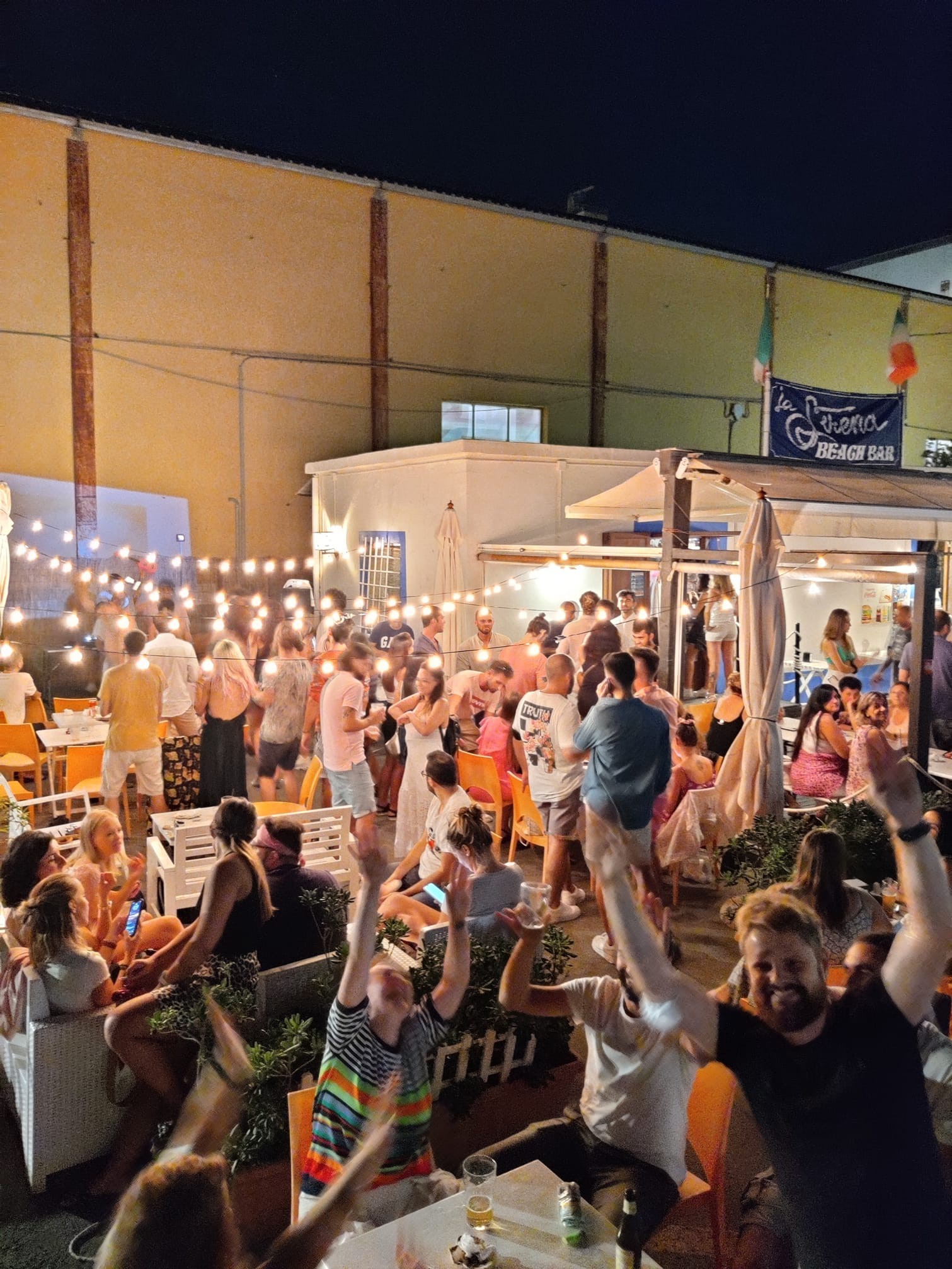 Spiaggia La Sirena - Beach Bar, lettini e ombrelloni a Borgo Renà - Riva Trigoso